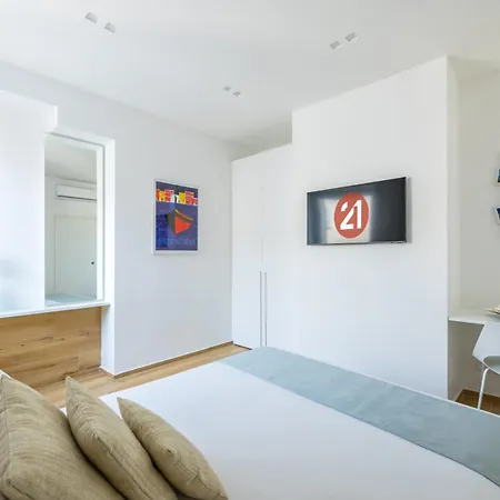 At Twenty-One- Nuovo Appartamento Nel Cuore Di Napoli Coral Apartment *
