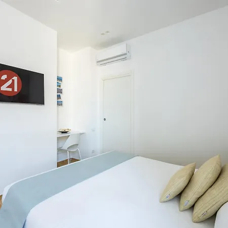 Apartment At Twenty-One- Nuovo Appartamento Nel Cuore Di Napoli Coral